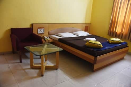 Hotel Varsha Inn by The Leaf, Aurangabad 3